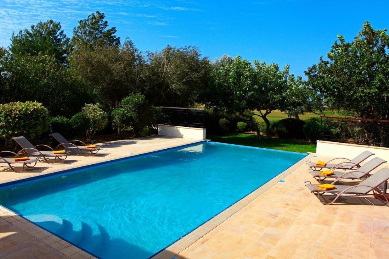 Aphrodite Hills Superior Superior 0066 Air Conditioning 3 Bedrooms Willa