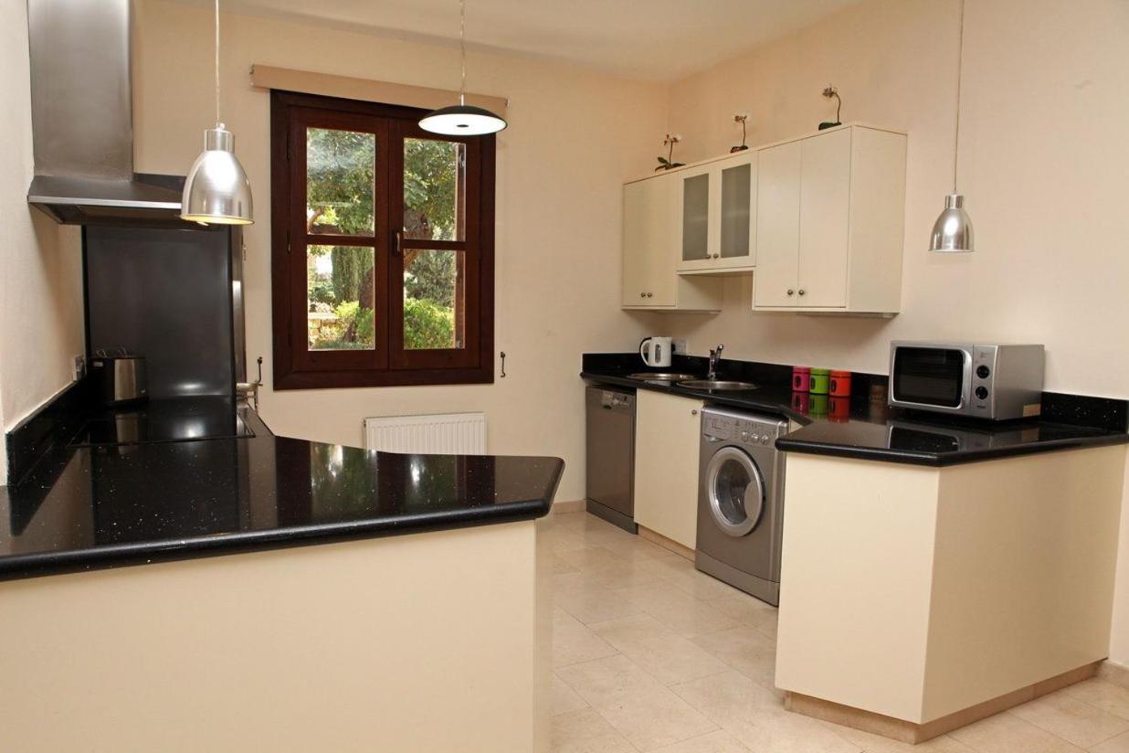 Villa Aphrodite Hills Superior Superior 0066 Air Conditioning 3 Bedrooms