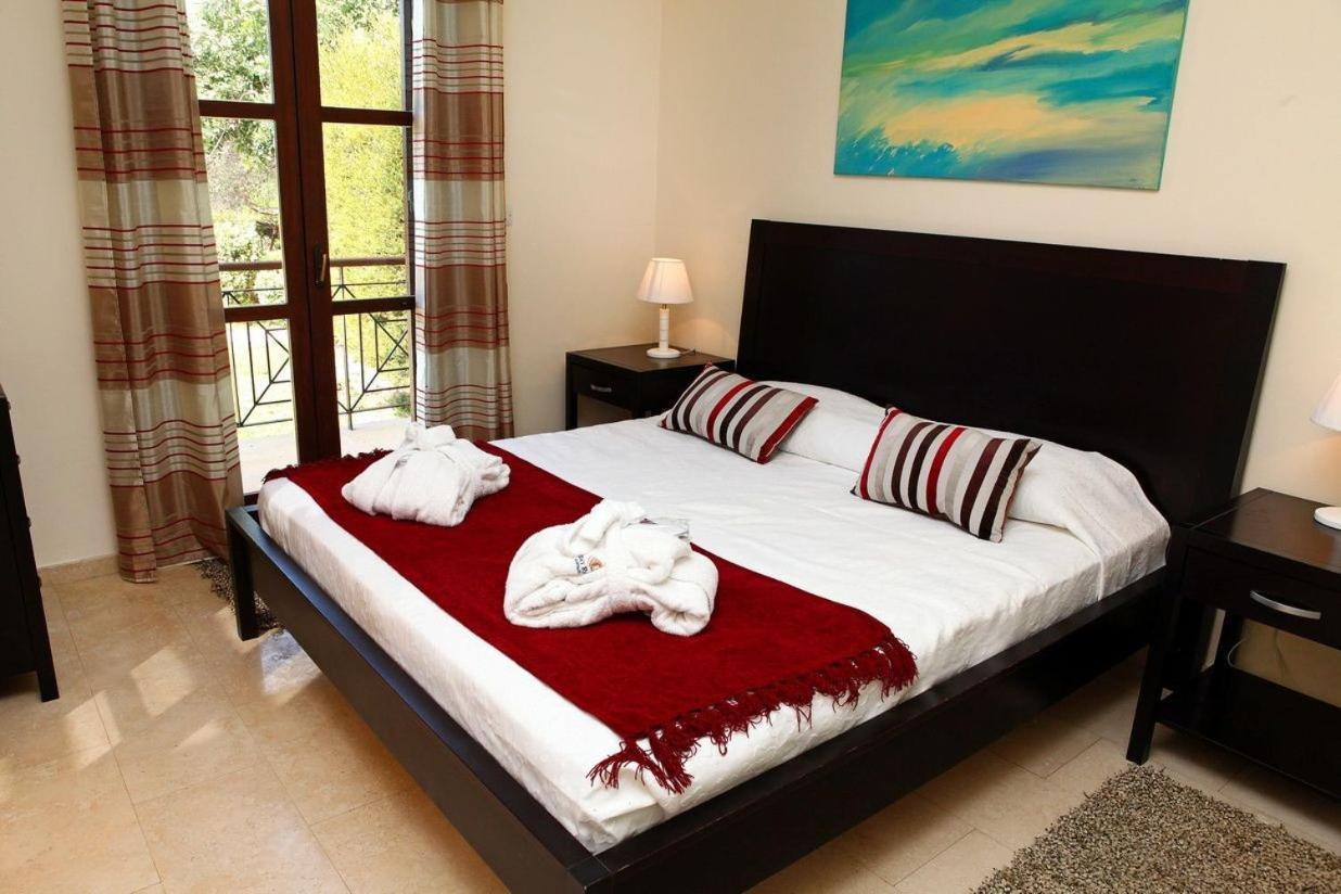 Villa Aphrodite Hills Superior Superior 0066 Air Conditioning 3 Bedrooms